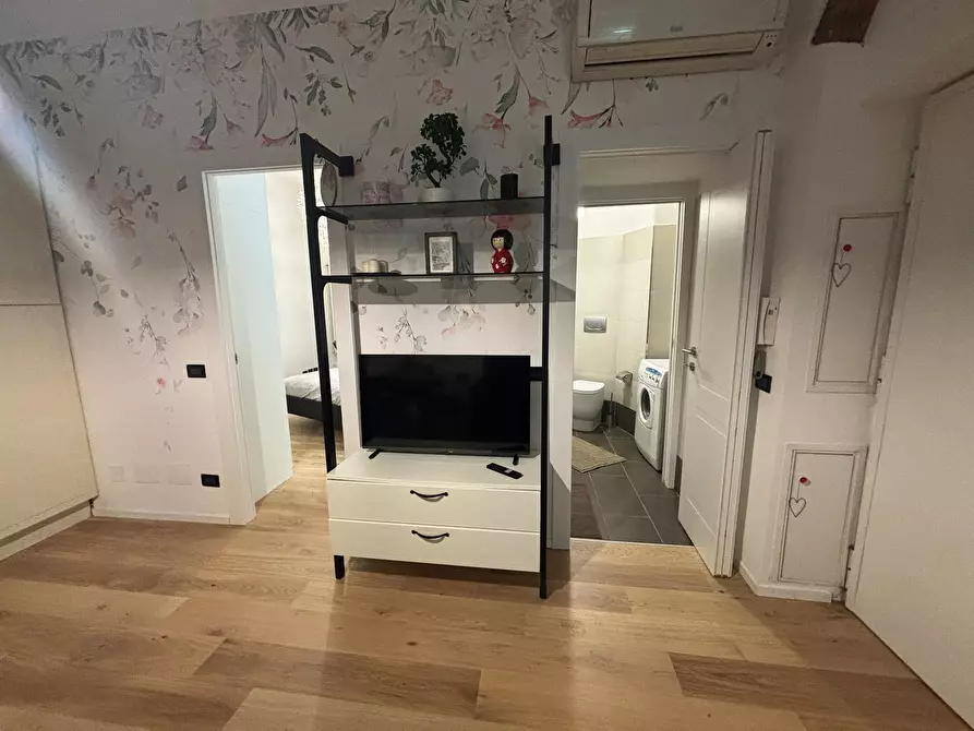 Immagine 4 di Appartamento in affitto  in Via Altaguardia a Milano