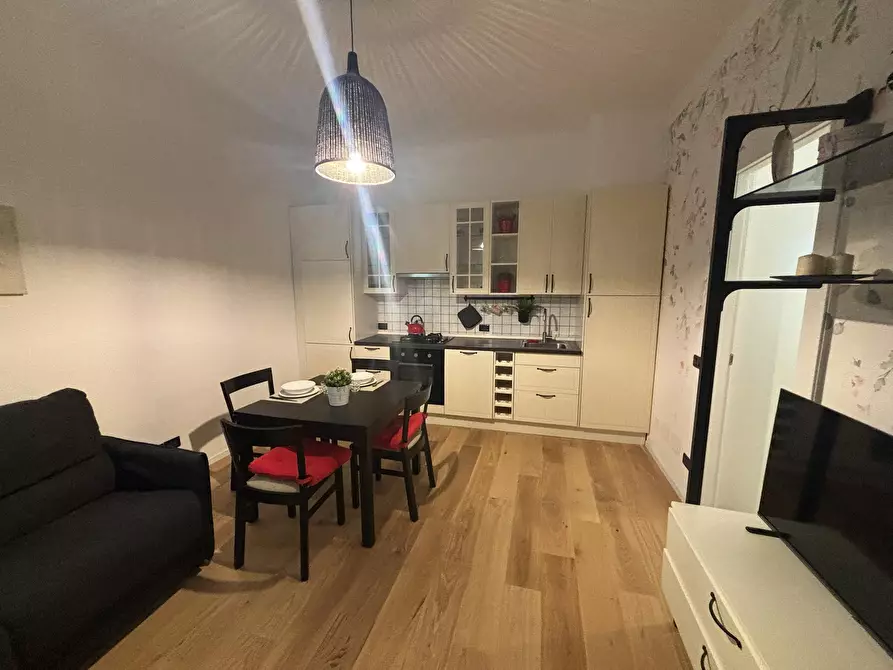 Immagine 3 di Appartamento in affitto  in Via Altaguardia a Milano