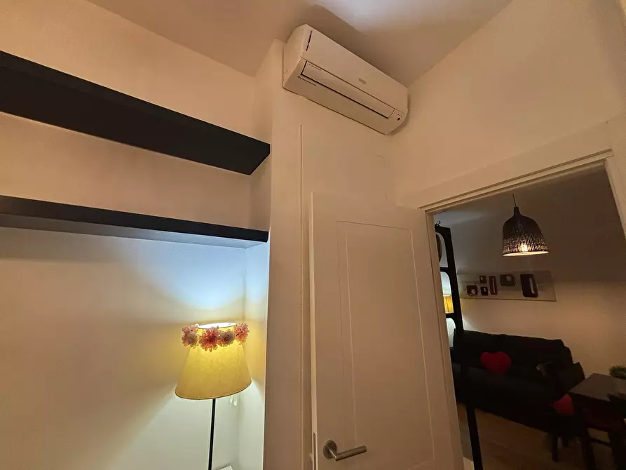 Immagine 10 di Appartamento in affitto  in Via Altaguardia a Milano