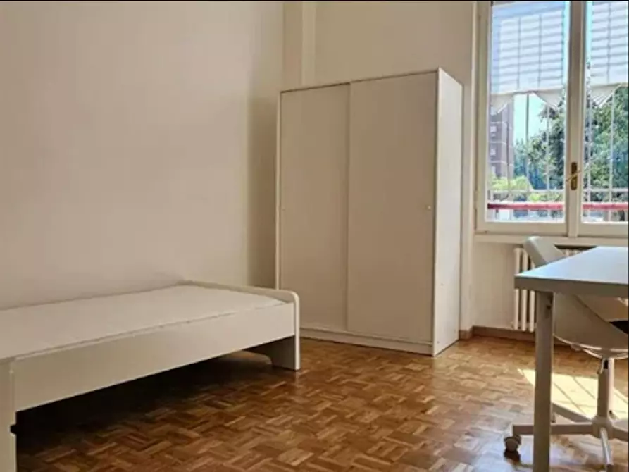 Immagine 1 di Camera in affitto  in Via Sulmona a Milano