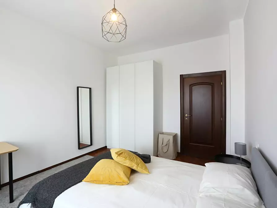 Immagine 6 di Camera in affitto  in Via Passo Sella a Milano