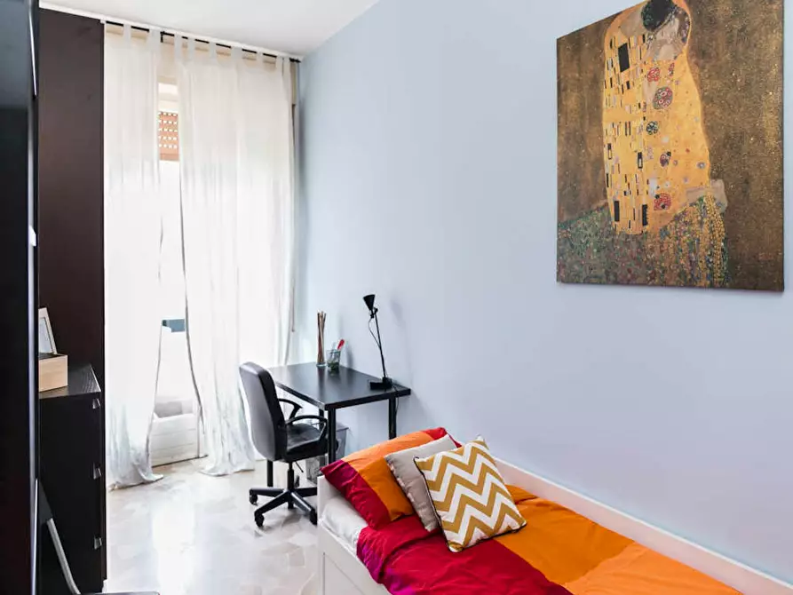 Immagine 2 di Camera in affitto  in Via Raffaello Bertieri a Milano