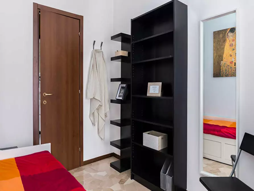 Immagine 7 di Camera in affitto  in Via Raffaello Bertieri a Milano