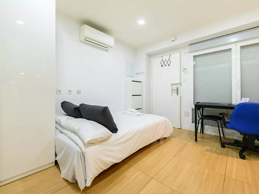Immagine 7 di Appartamento in affitto  in Calle de Esteban Mora a Madrid