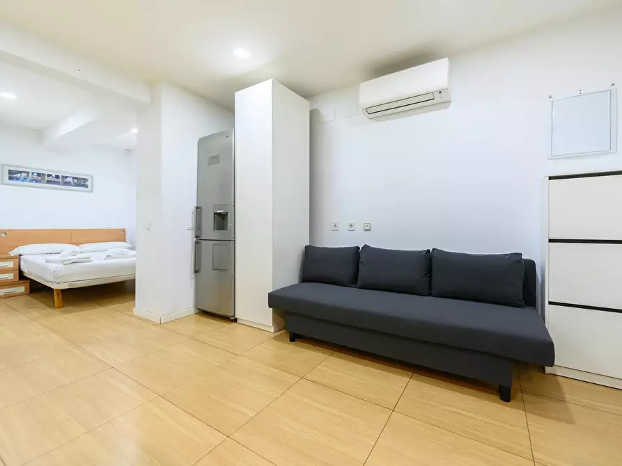 Immagine 10 di Appartamento in affitto  in Calle de Esteban Mora a Madrid