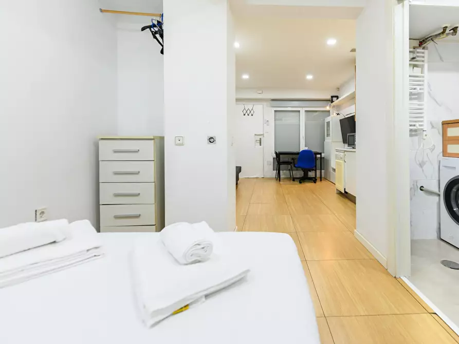Immagine 2 di Appartamento in affitto  in Calle de Esteban Mora a Madrid