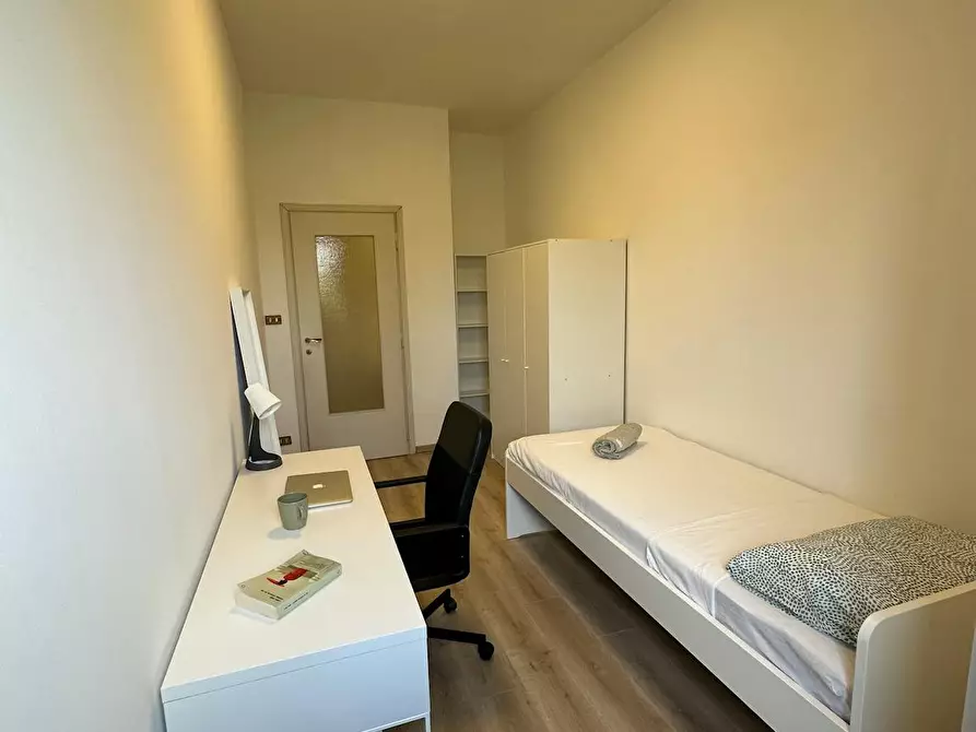 Immagine 4 di Camera in affitto  in Via Luigi Bellotti Bon a Torino