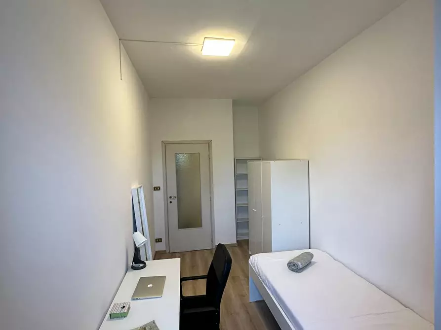 Immagine 2 di Camera in affitto  in Via Luigi Bellotti Bon a Torino