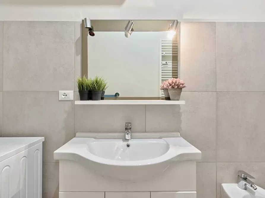 Immagine 9 di Camera in affitto  in Via Nizza a Torino