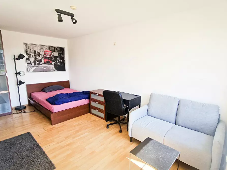 Immagine 3 di Camera in affitto  in Volmerswerther Straße a Düsseldorf