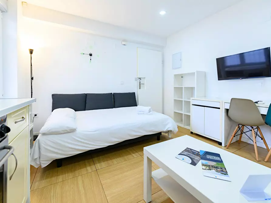 Immagine 4 di Appartamento in affitto  in Calle de Esteban Mora a Madrid