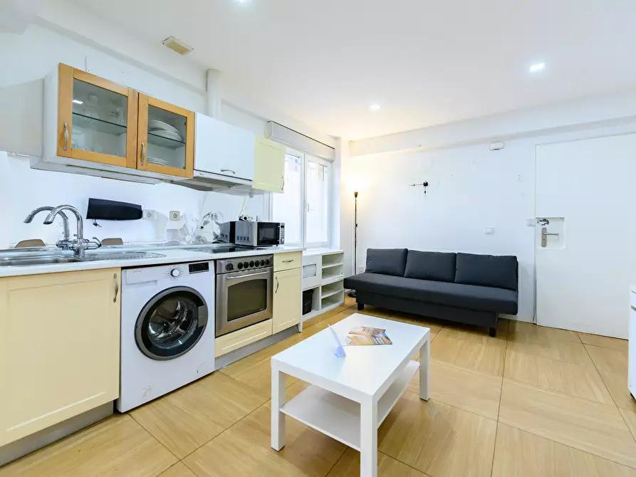 Immagine 3 di Appartamento in affitto  in Calle de Esteban Mora a Madrid
