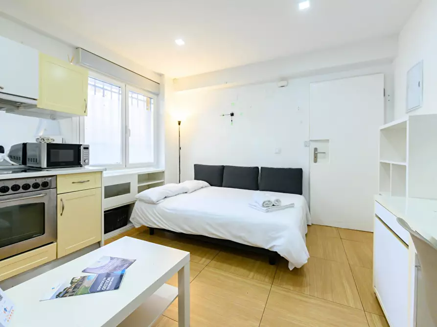 Immagine 5 di Appartamento in affitto  in Calle de Esteban Mora a Madrid