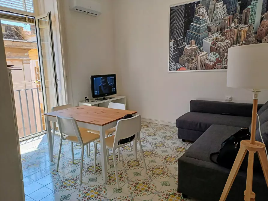 Immagine 1 di Appartamento in affitto  in Via Concezione a Monte Calvario a Napoli