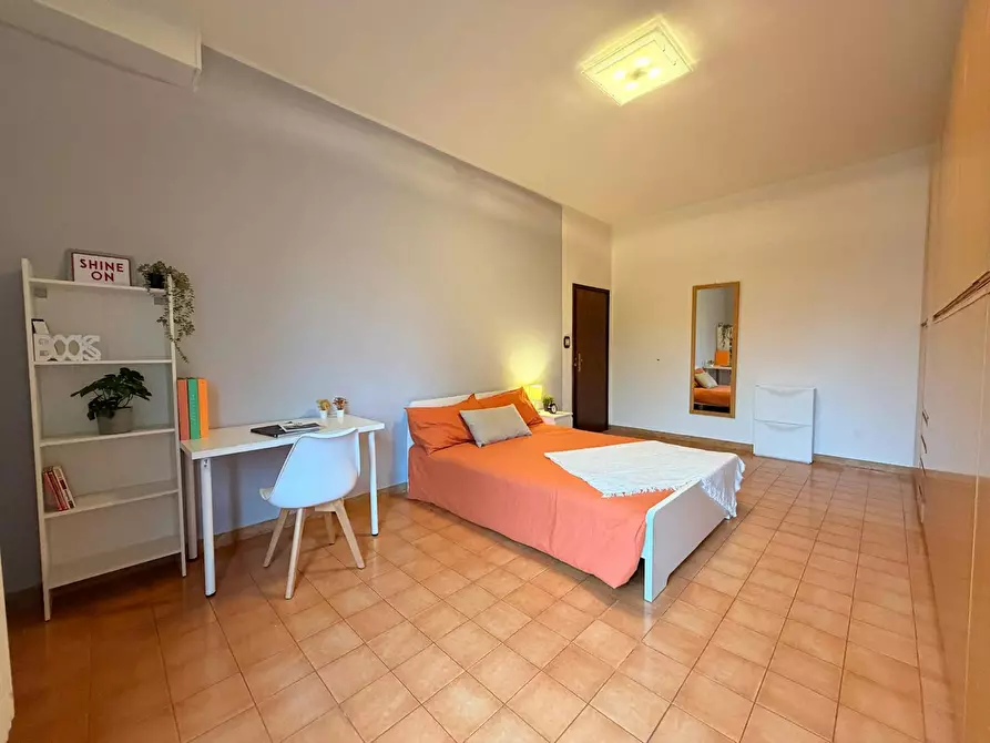 Immagine 1 di Camera in affitto  in Via della Torretta a Bologna