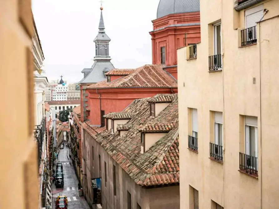 Immagine 6 di Appartamento in affitto  in Calle de San Hermenegildo a Madrid