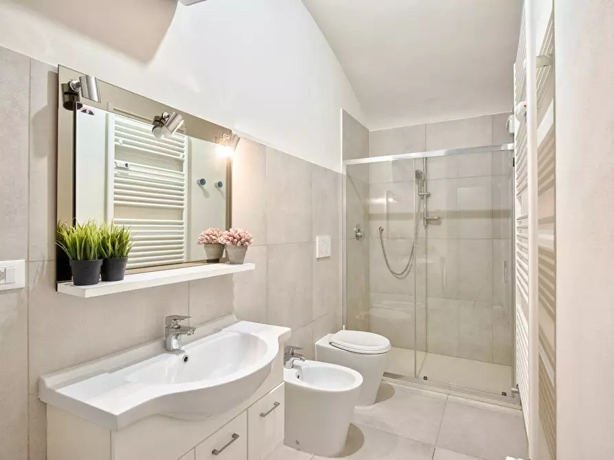 Immagine 5 di Camera in affitto  in Via Nizza a Torino