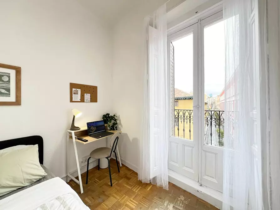 Immagine 2 di Camera in affitto  in Calle de San Bernardo a Madrid