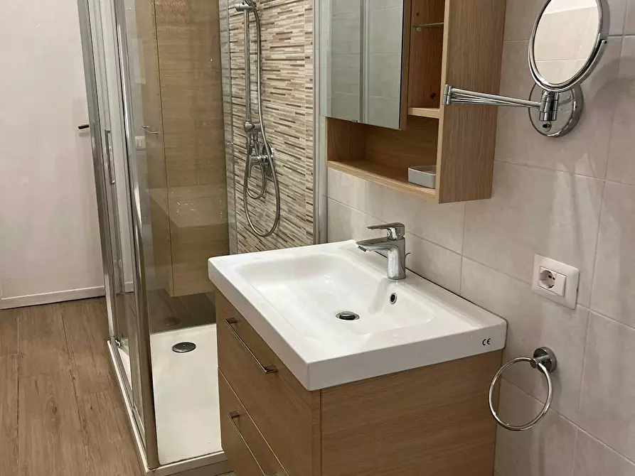 Immagine 10 di Camera in affitto  in Via Fregene a Roma