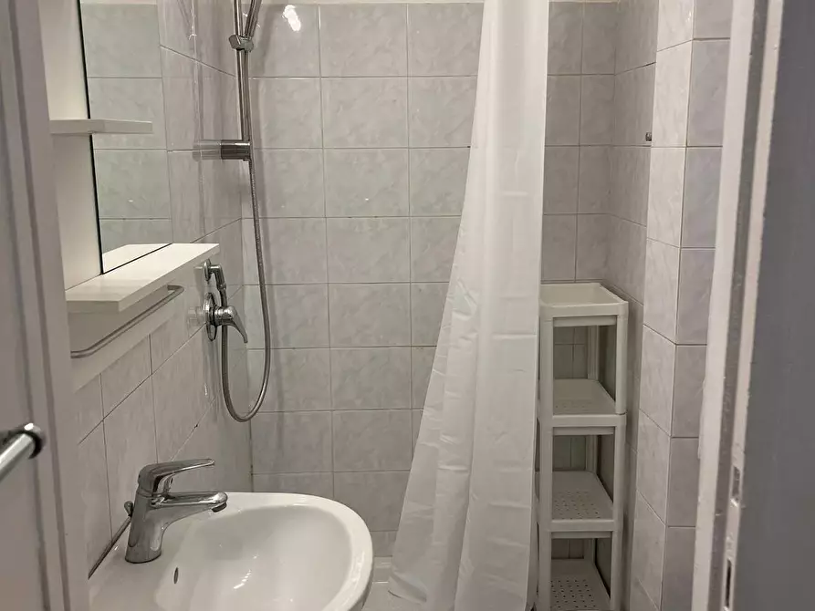 Immagine 3 di Camera in affitto  in Via Fregene a Roma