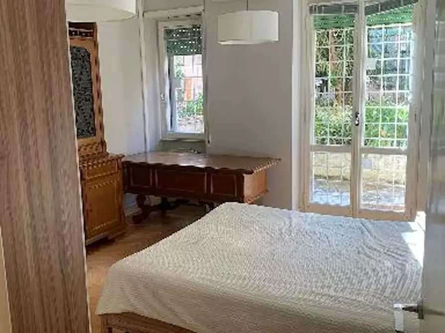 Immagine 3 di Camera in affitto  in Via Bassano del Grappa a Roma