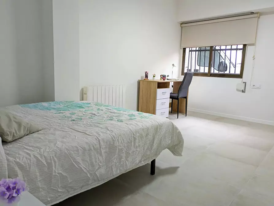 Immagine 1 di Camera in affitto  in Carrer de Cristóbal Sorní a Burjassot