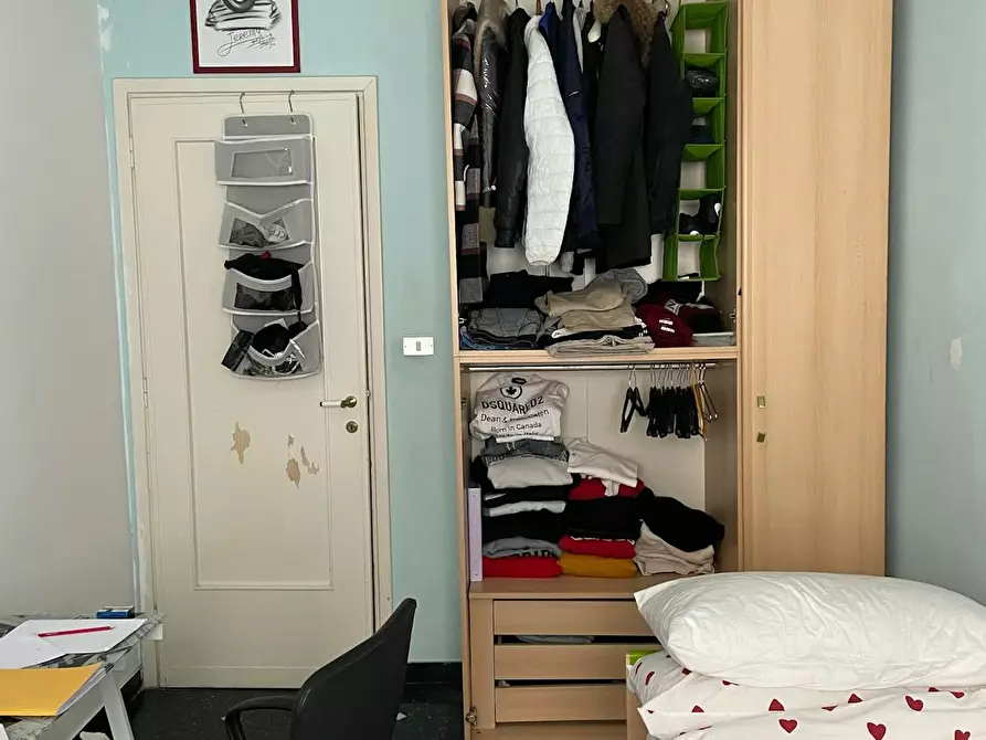 Immagine 2 di Camera condivisa in affitto  in Via Arturo Ferretto a Genova