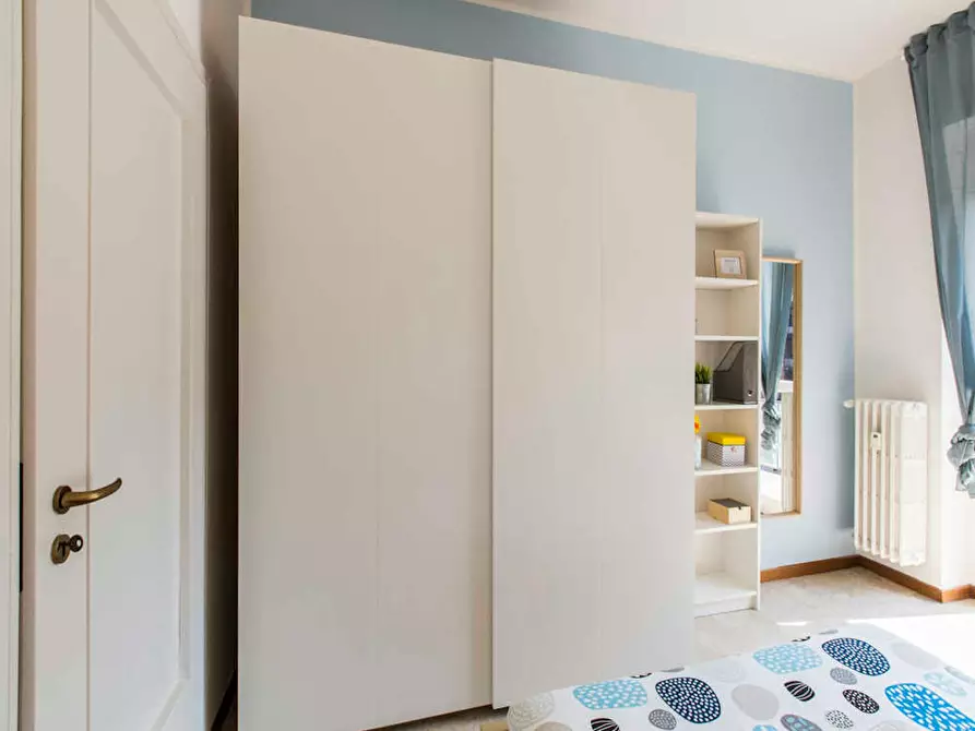 Immagine 1 di Camera in affitto  in Via delle Acacie a Buccinasco