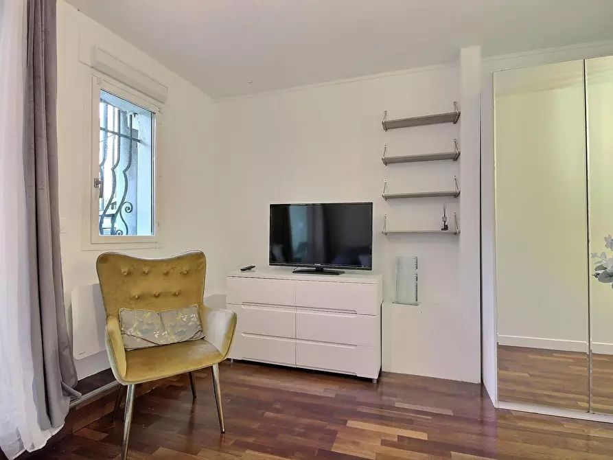 Immagine 6 di Appartamento in affitto  in Rue Jean Nicot a Paris 07