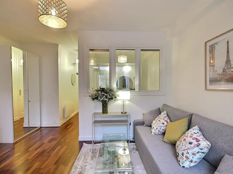 Immagine 4 di Appartamento in affitto  in Rue Jean Nicot a Paris 07