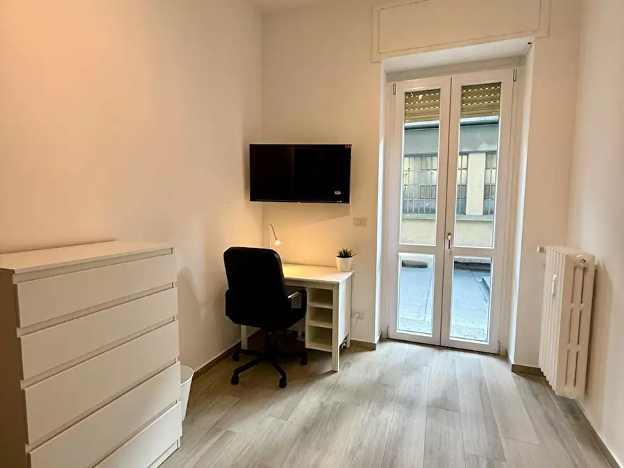 Immagine 8 di Camera in affitto  in Via Cesana a Torino