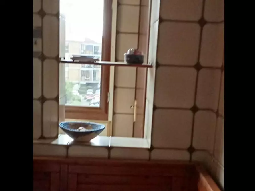 Immagine 1 di Camera in affitto  in Viale Traiano a Napoli