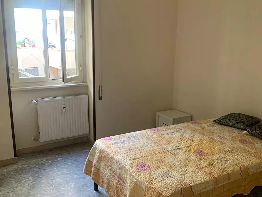 Immagine 3 di Camera in affitto  in Via Cesare Arzelà a Roma