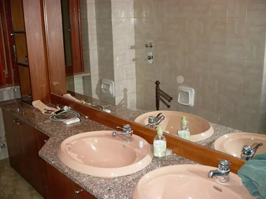 Immagine 8 di Camera in affitto  in Via Monte Popera a Milano