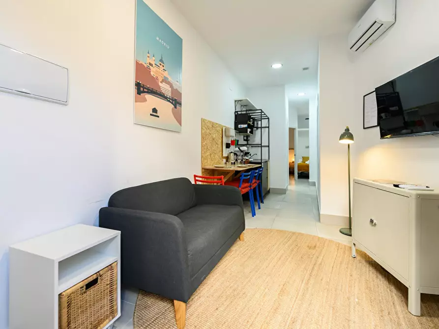 Immagine 1 di Appartamento in affitto  in Calle de los Robles a Madrid