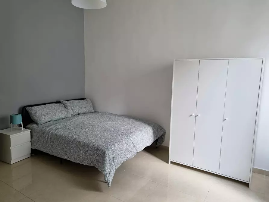 Immagine 2 di Camera in affitto  in Via Pietro Trinchera a Napoli