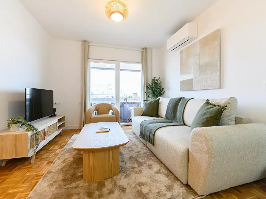 Immagine 1 di Appartamento in affitto  in Calle del Moscatelar a Madrid