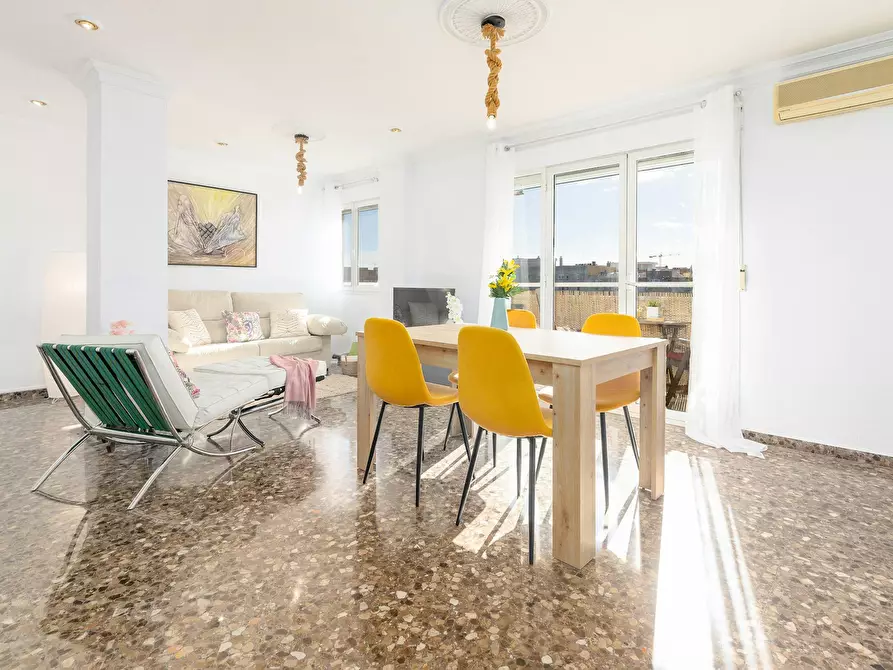 Immagine 2 di Appartamento in affitto  in Carrer de l'Enginyer Fausto Elio a Valencia