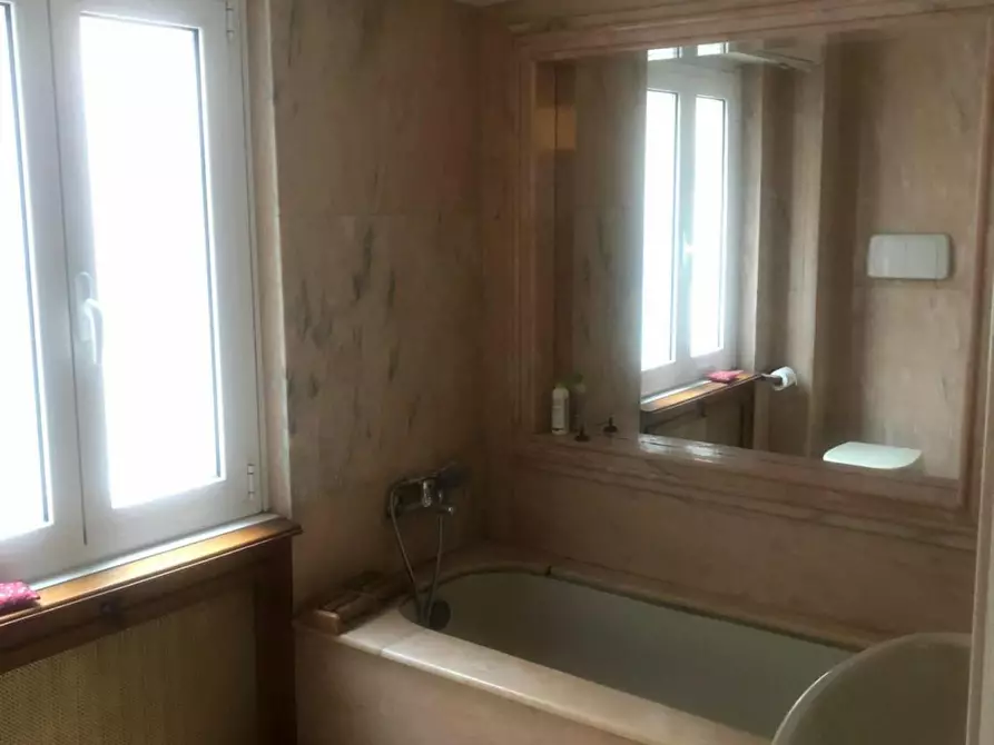 Immagine 5 di Camera in affitto  in Via Cipro a Roma