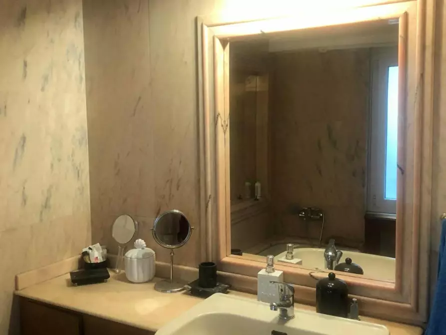 Immagine 9 di Camera in affitto  in Via Cipro a Roma