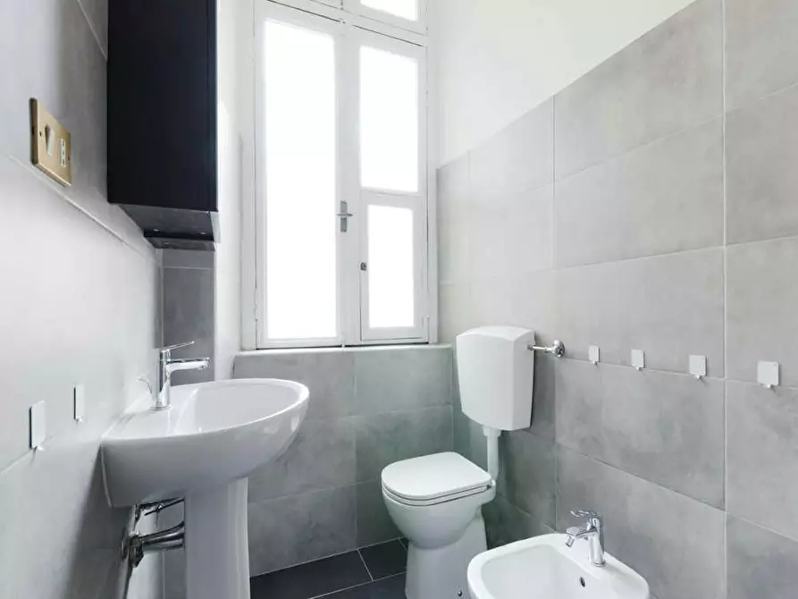 Immagine 9 di Camera in affitto  in Via Legnano a Torino