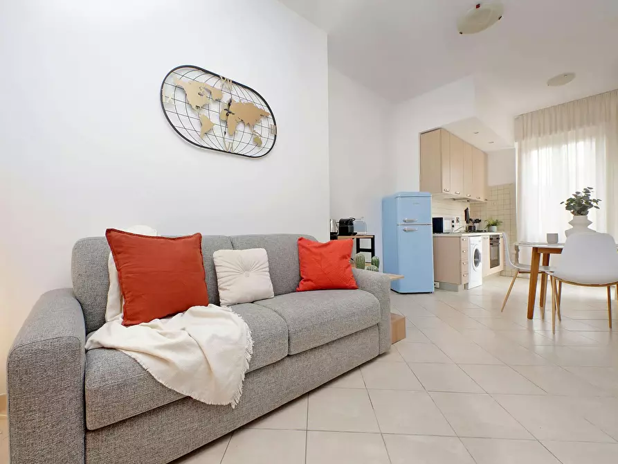 Immagine 1 di Appartamento in affitto  in Piazza G. Battista Grassi a Fiumicino