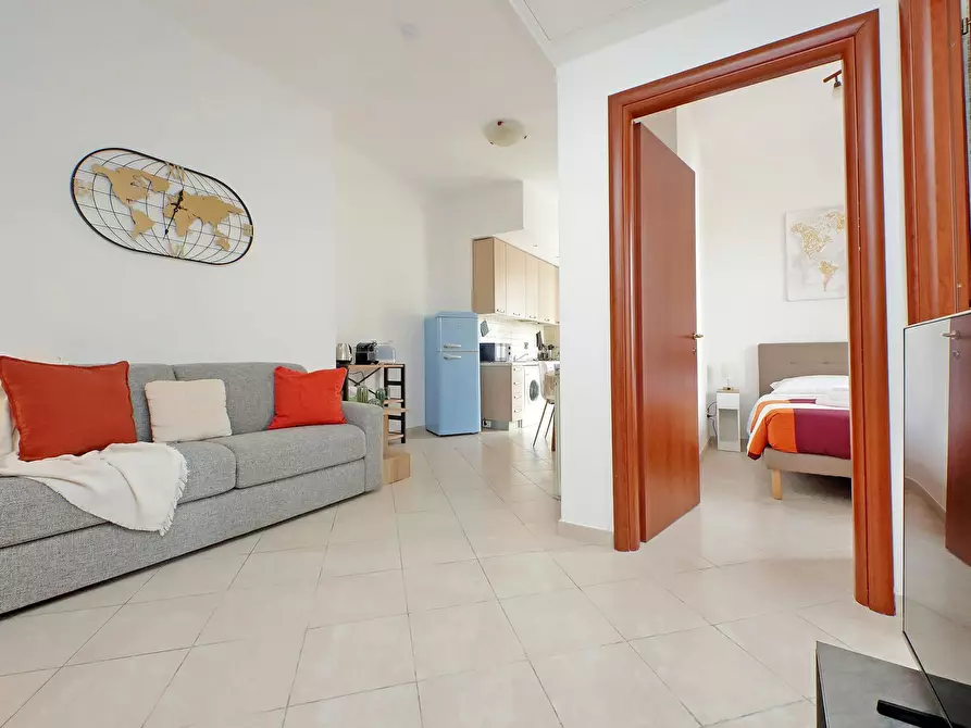 Immagine 2 di Appartamento in affitto  in Piazza G. Battista Grassi a Fiumicino