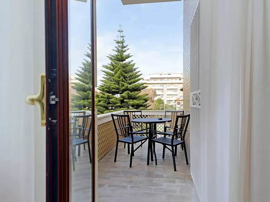 Immagine 9 di Appartamento in affitto  in Piazza G. Battista Grassi a Fiumicino