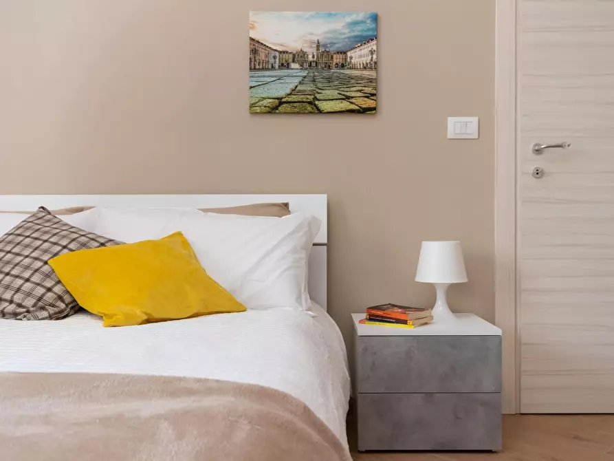 Immagine 10 di Appartamento in affitto  in Via Enrico Cialdini a Torino