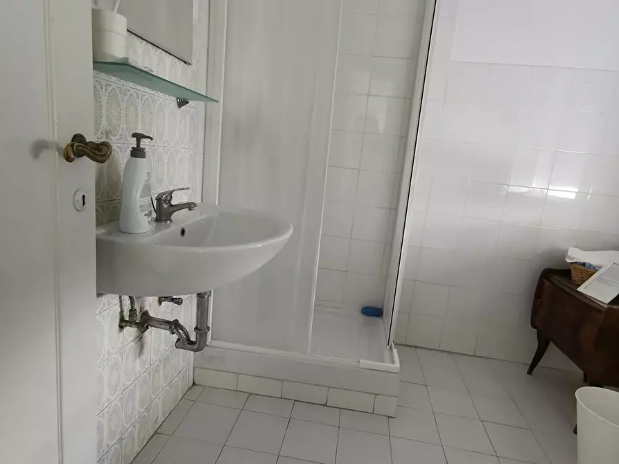 Immagine 9 di Camera condivisa in affitto  in Via Riccardo Zampieri a Roma