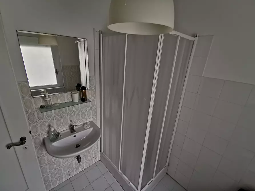 Immagine 6 di Camera condivisa in affitto  in Via Riccardo Zampieri a Roma