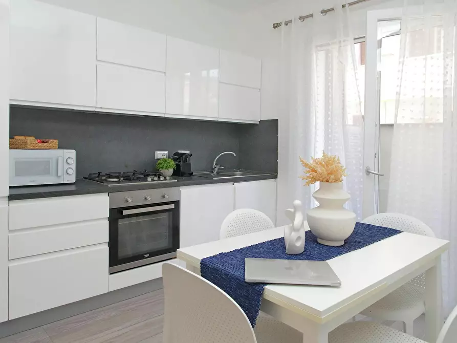 Immagine 10 di Appartamento in affitto  in Via G. Battista Grassi a Fiumicino