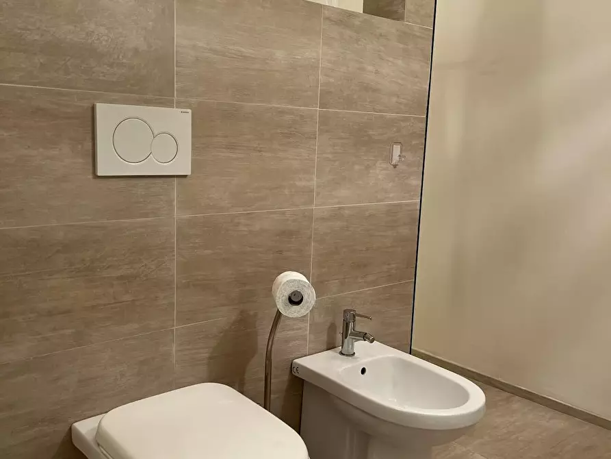 Immagine 10 di Appartamento in affitto  in Via Silvio Pellico a Torino