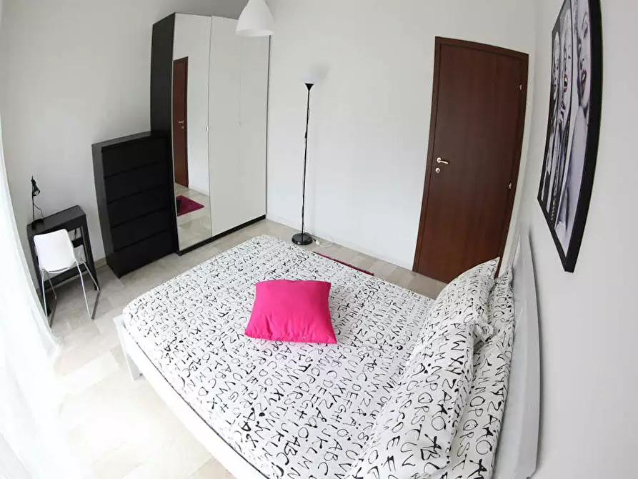 Immagine 2 di Camera in affitto  in Via dei Ciclamini a Milano